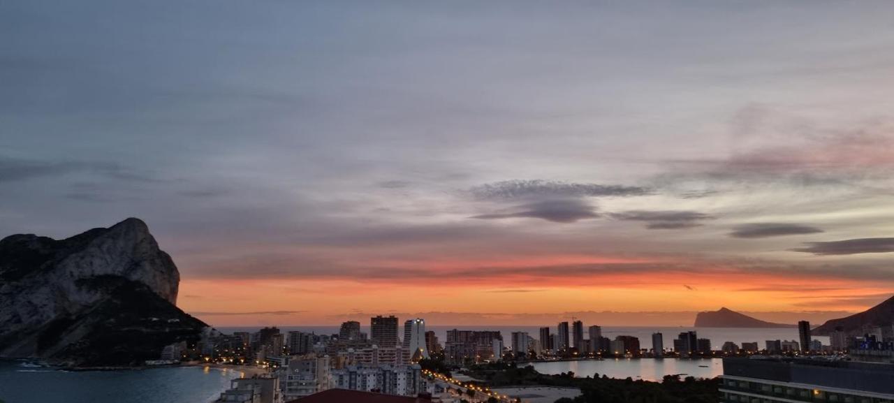 Esmeralda Suites Sunrise Con Piscina Калпе Екстериор снимка
