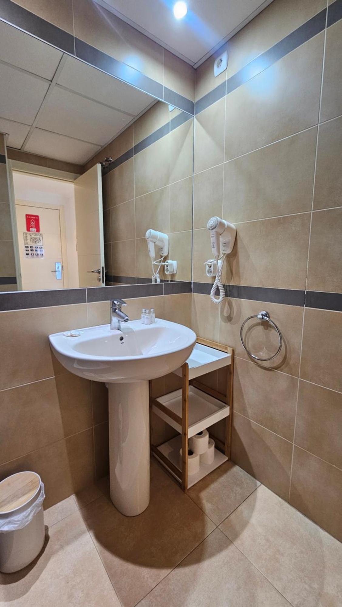 Esmeralda Suites Sunrise Con Piscina Калпе Екстериор снимка